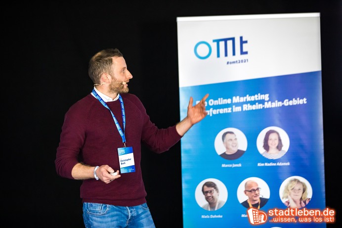 Christopher Bock hält einen Vortrag zum Thema “Customer Experience” am OMT 2021.